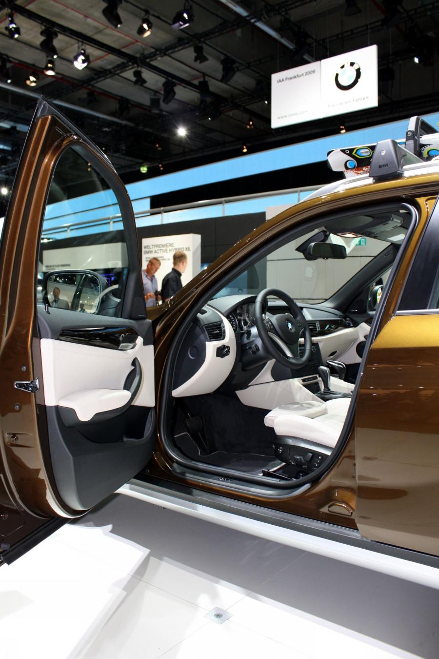  BMW X1 2010 года  (фото 141 из 147)
